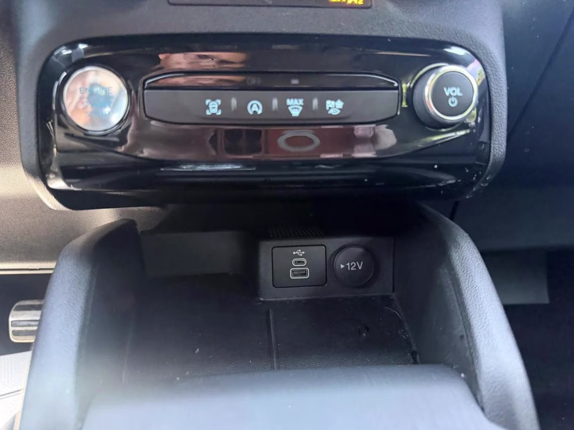 2024 Agate Black Ford Escape ST-Line AWD SUV