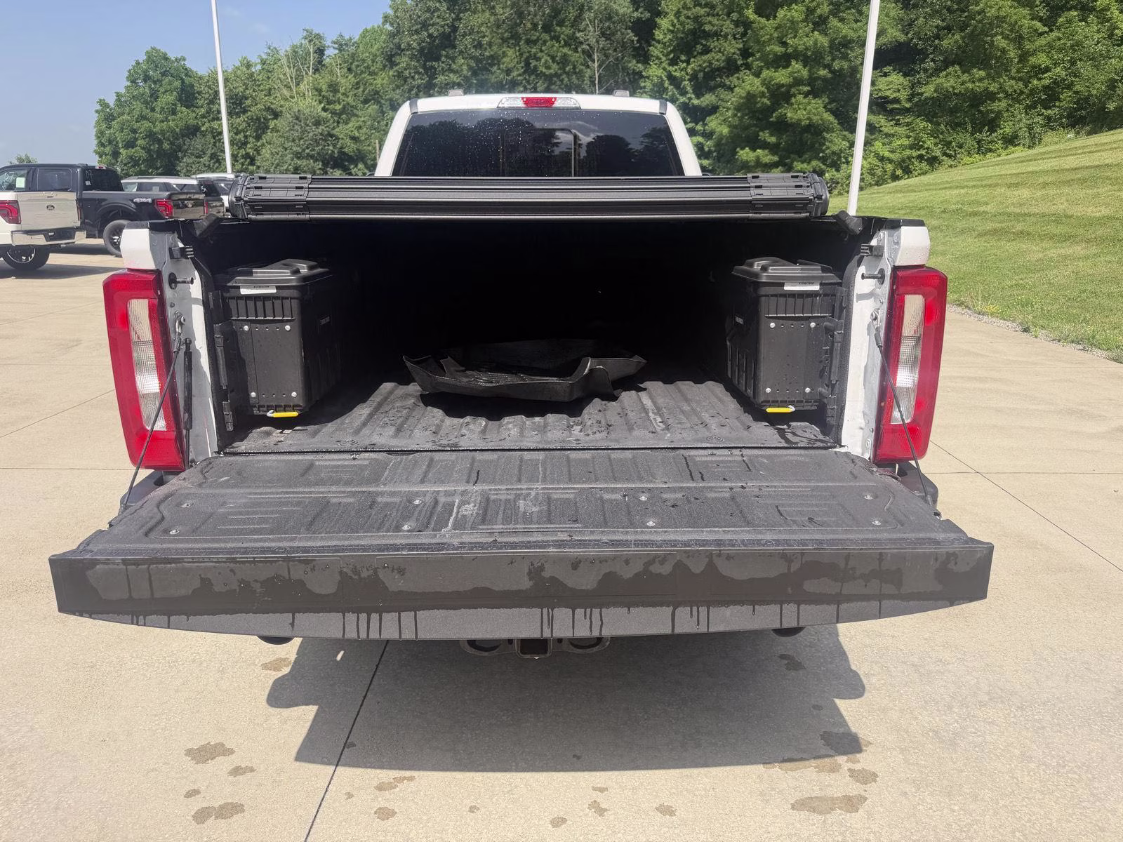 2023 Oxford White Ford Super Duty F-250 SRW XL 4X4 Truck