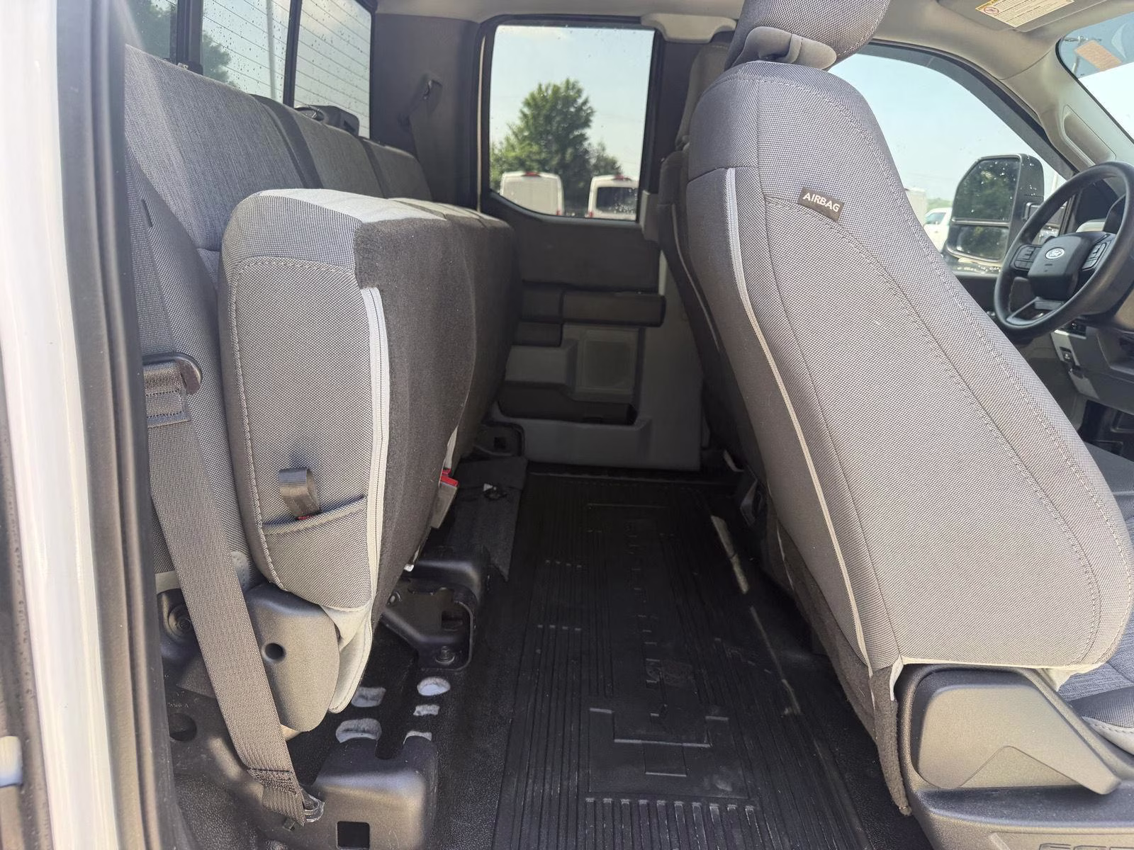 2023 Oxford White Ford Super Duty F-250 SRW XL 4X4 Truck