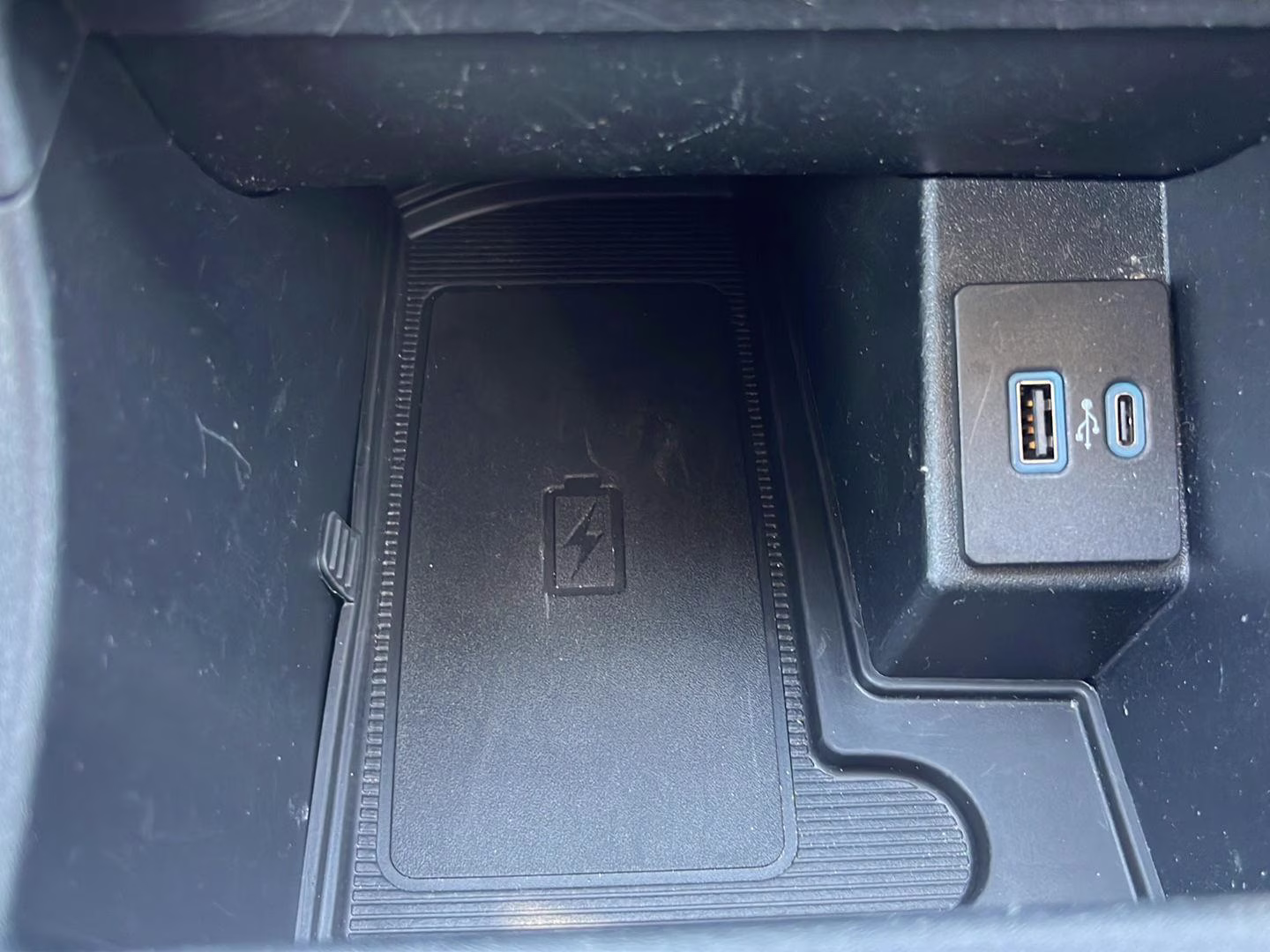 2024 Carbonized Gray Ford Edge SEL AWD SUV