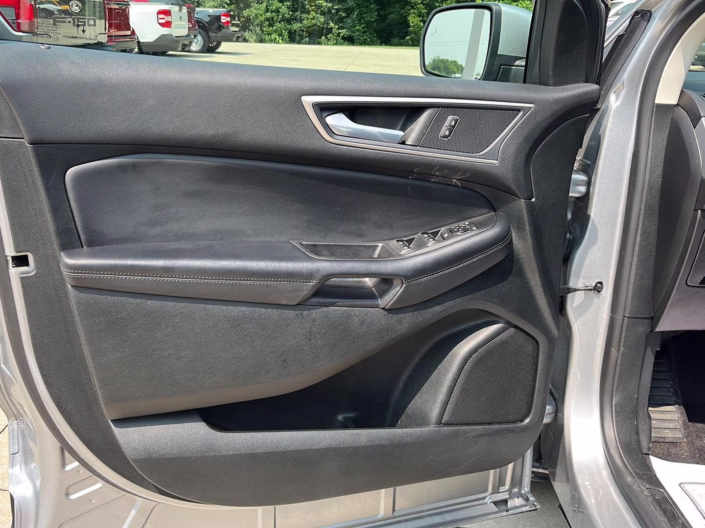 2023 Iconic Silver Ford Edge SEL AWD SUV