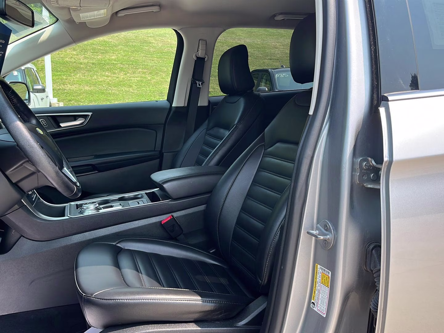 2023 Iconic Silver Ford Edge SEL AWD SUV