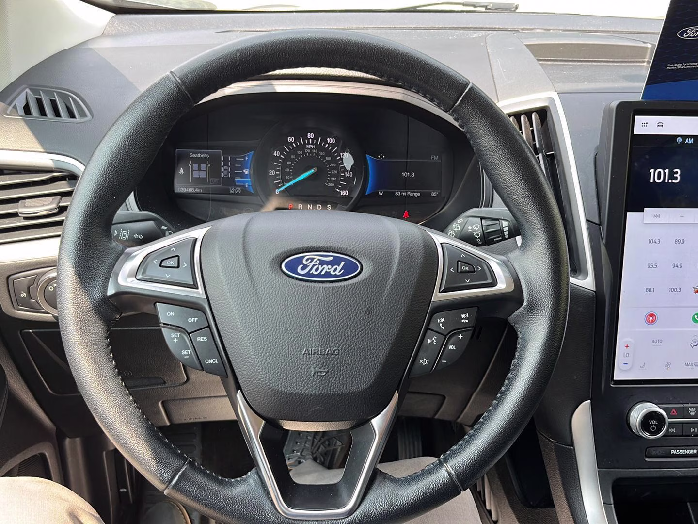 2023 Iconic Silver Ford Edge SEL AWD SUV