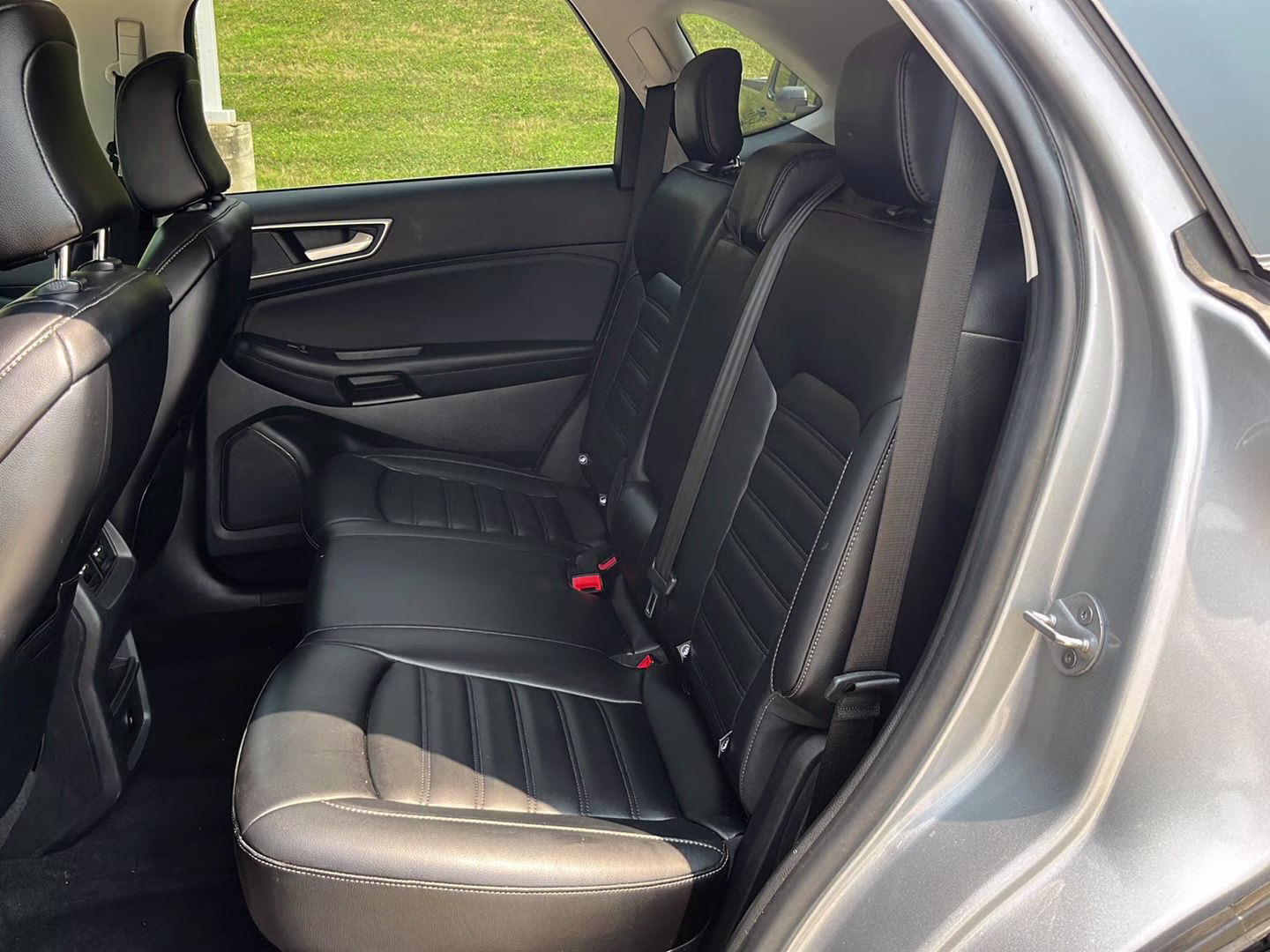 2023 Iconic Silver Ford Edge SEL AWD SUV