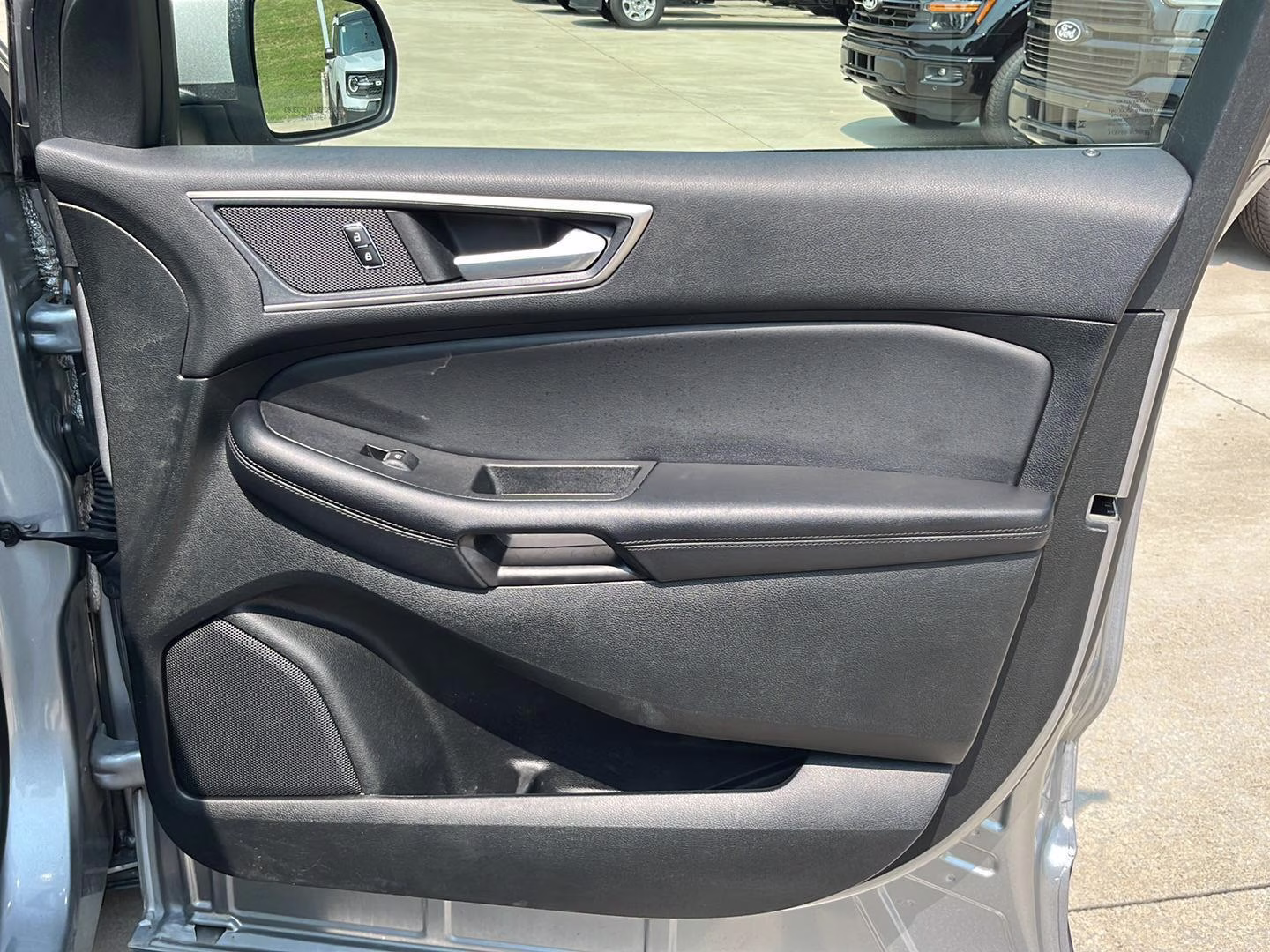 2023 Iconic Silver Ford Edge SEL AWD SUV