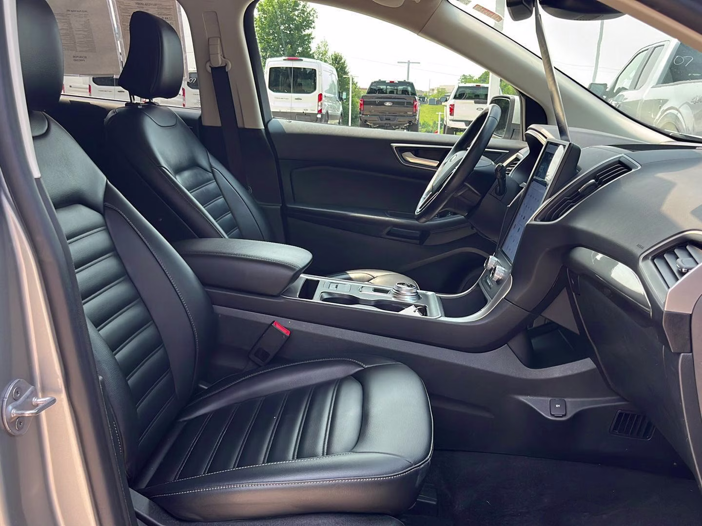 2023 Iconic Silver Ford Edge SEL AWD SUV
