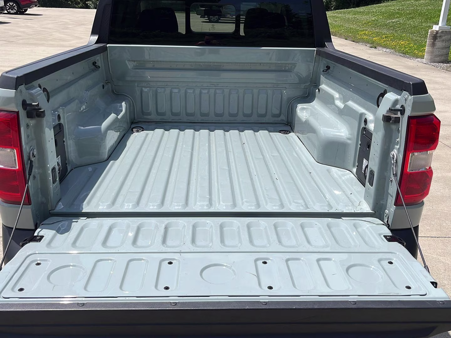 2023 Cactus Gray Ford Maverick LARIAT FWD Truck