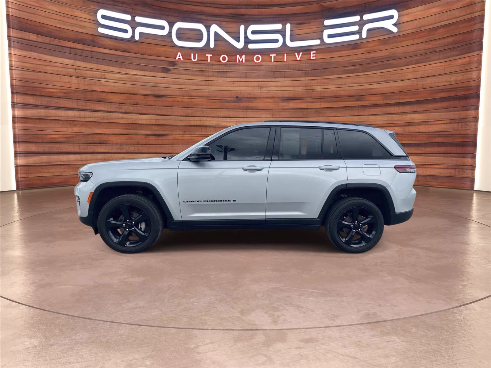 2023 Silver Zynith Jeep Grand Cherokee Altitude 4X4 SUV