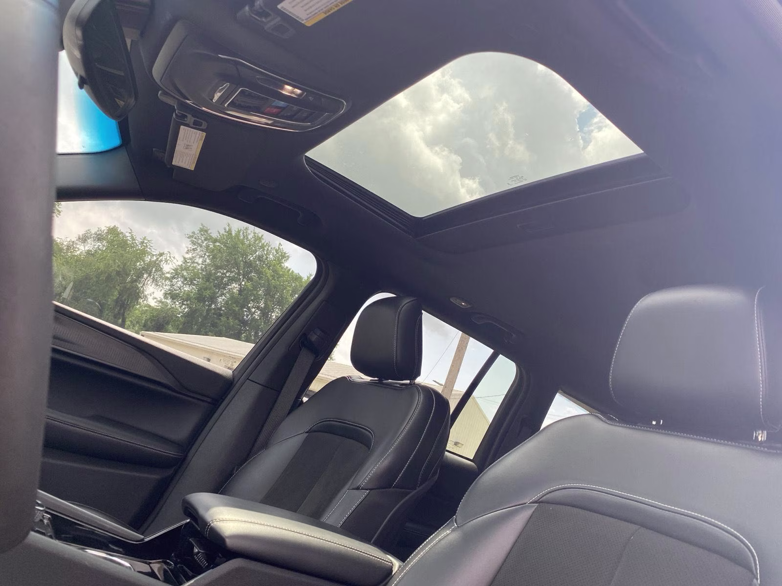 2023 Silver Zynith Jeep Grand Cherokee Altitude 4X4 SUV