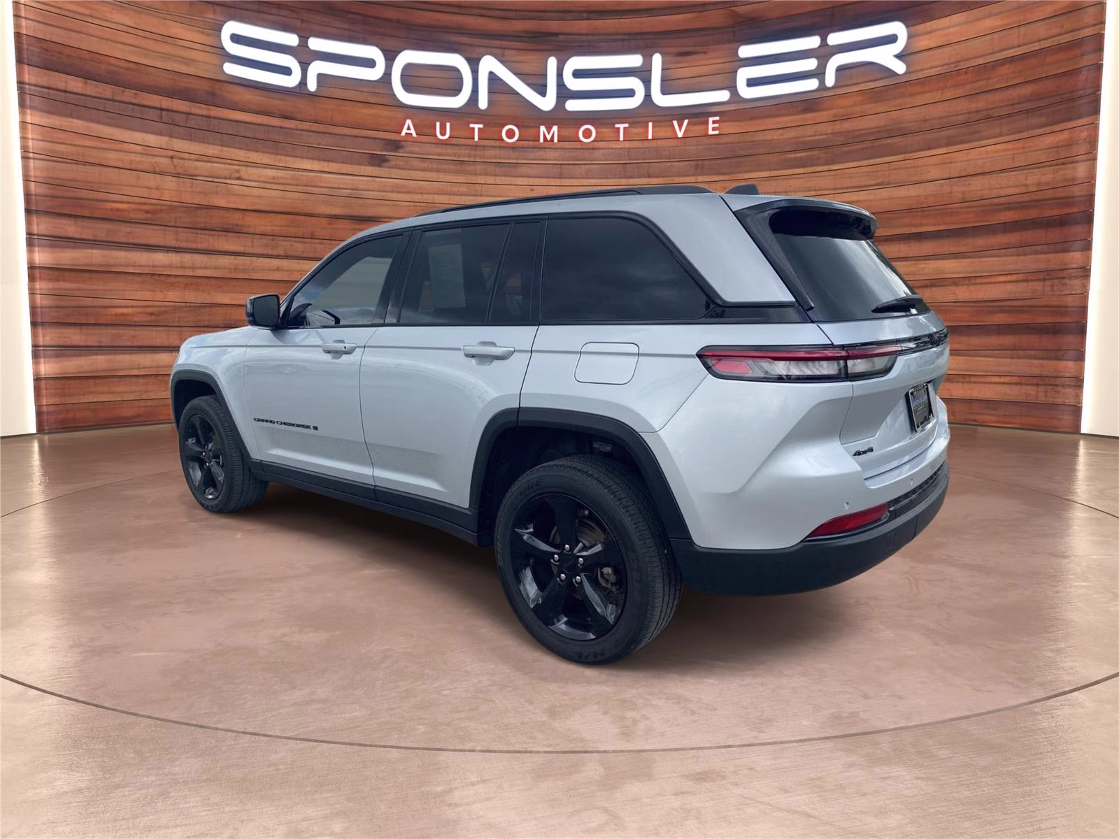 2023 Silver Zynith Jeep Grand Cherokee Altitude 4X4 SUV