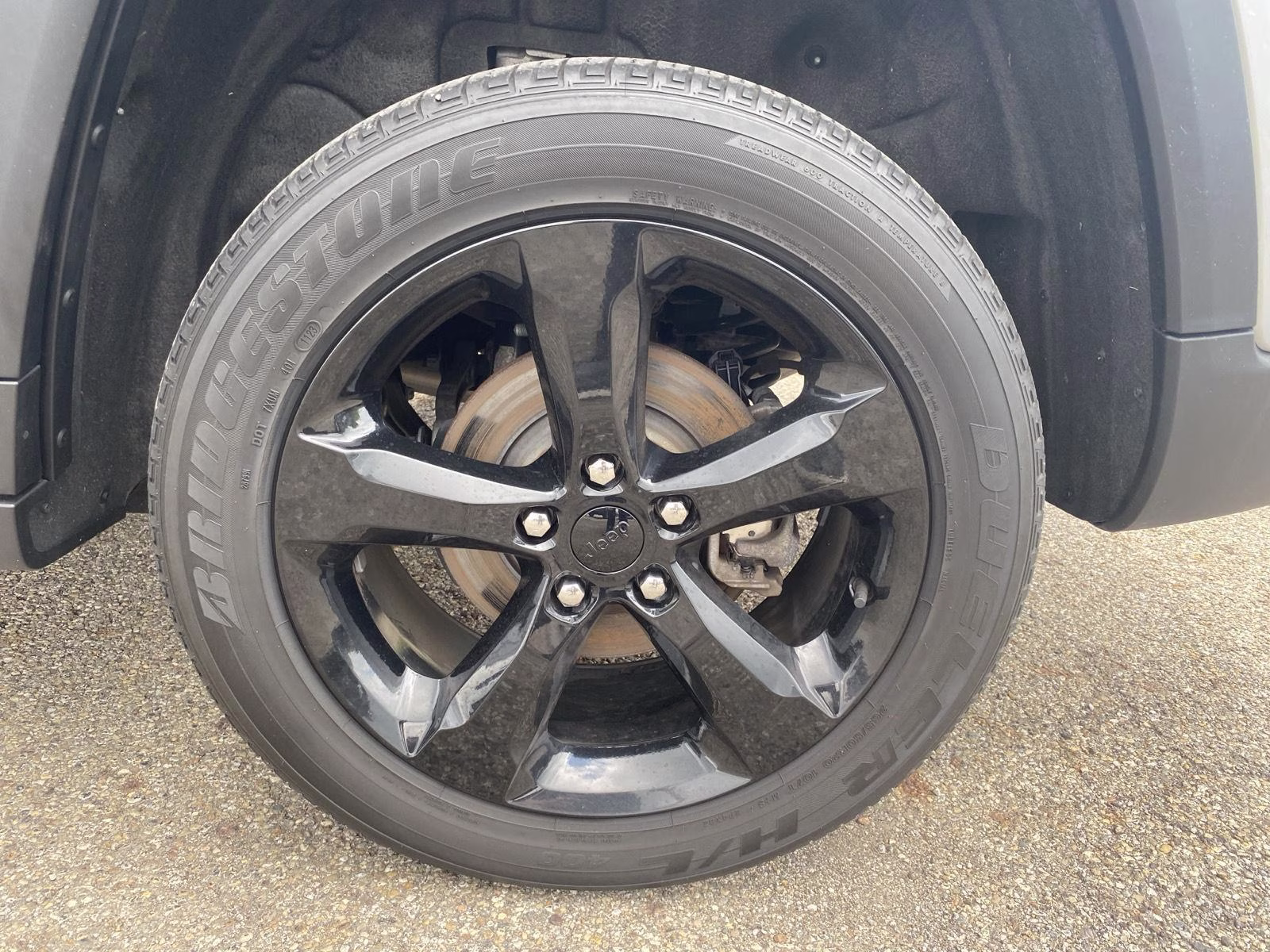 2023 Silver Zynith Jeep Grand Cherokee Altitude 4X4 SUV