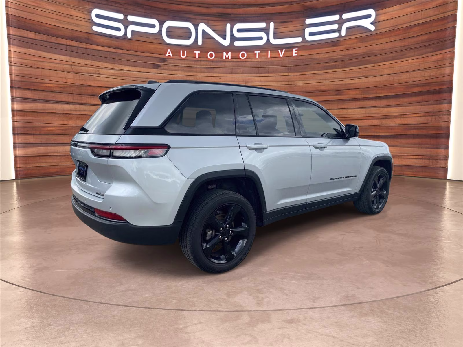 2023 Silver Zynith Jeep Grand Cherokee Altitude 4X4 SUV