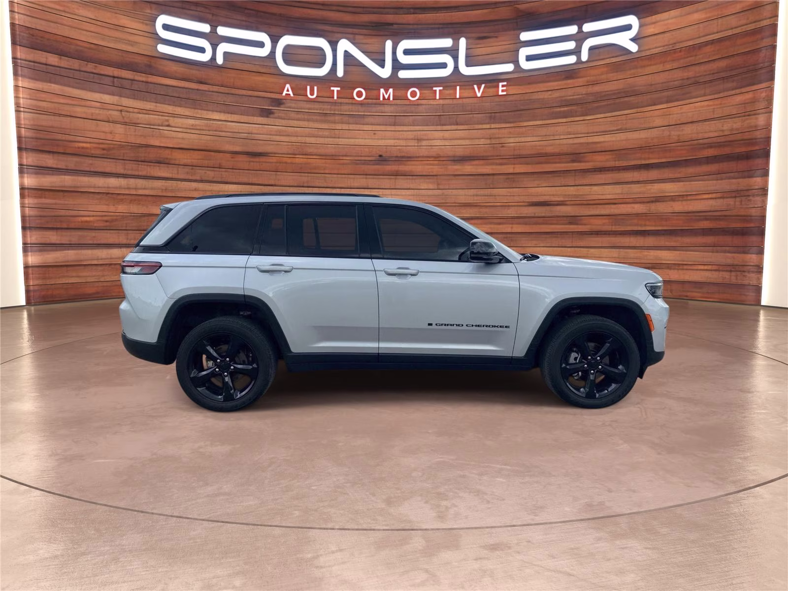 2023 Silver Zynith Jeep Grand Cherokee Altitude 4X4 SUV
