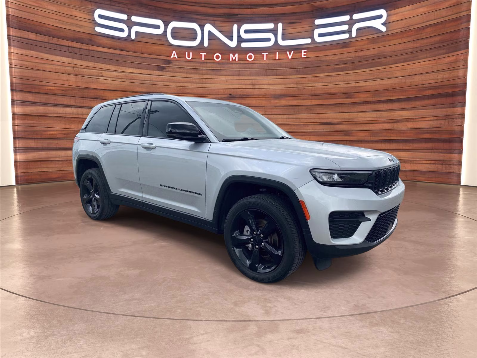 2023 Silver Zynith Jeep Grand Cherokee Altitude 4X4 SUV