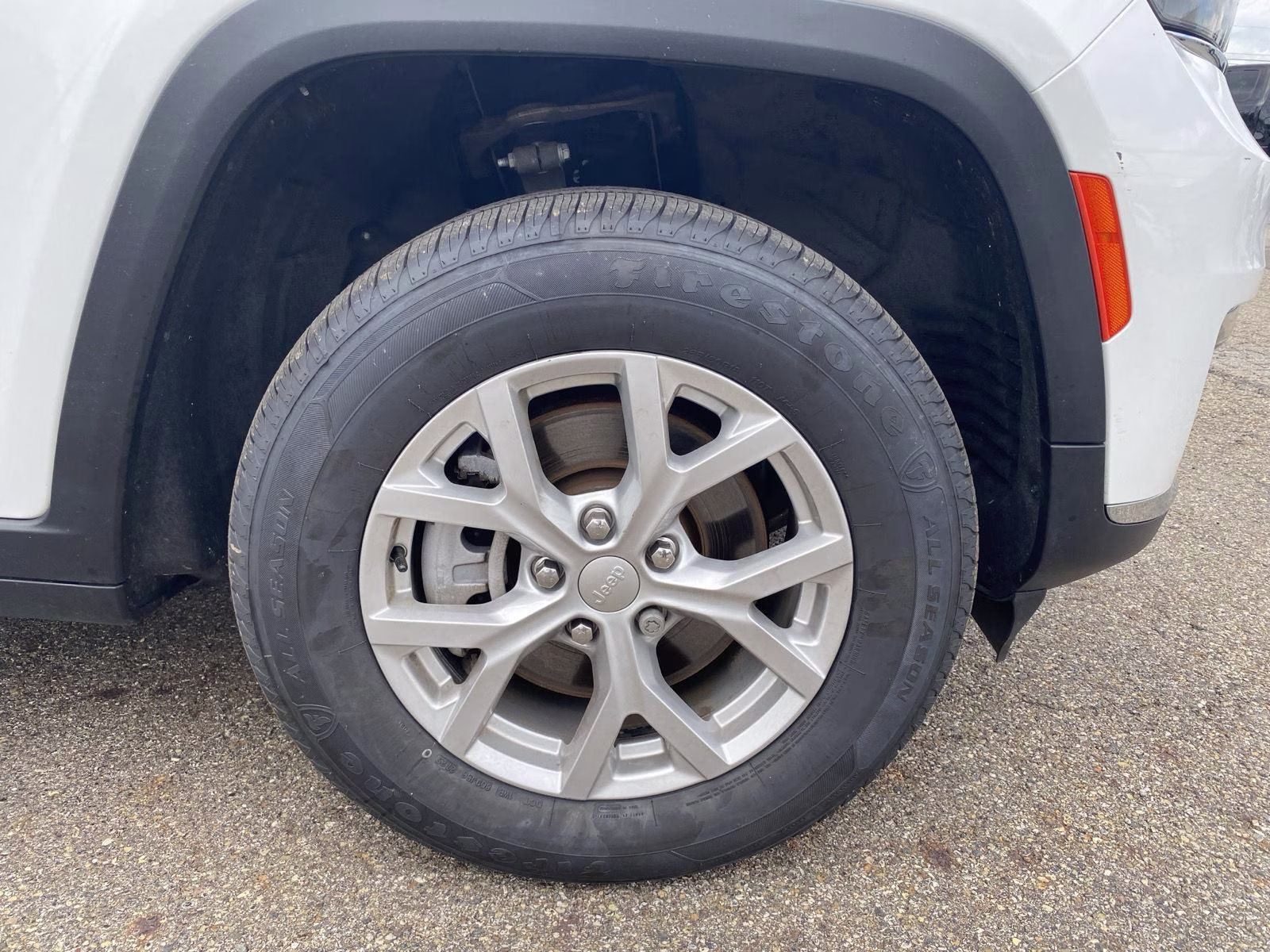 2023 Bright White Clearcoat Jeep Grand Cherokee L Limited 4X4 SUV