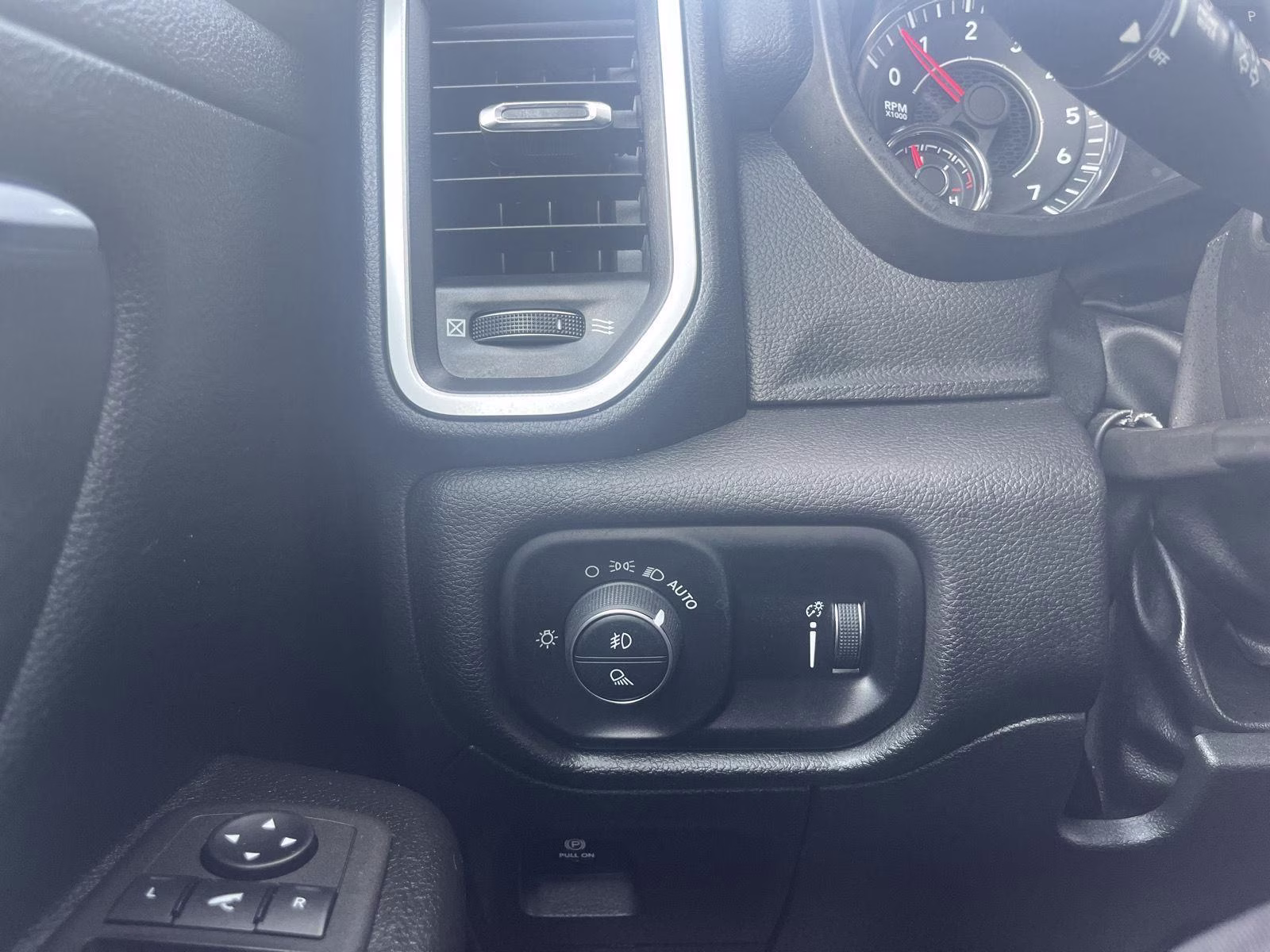 2023 Diamond Black Crystal Pearlcoat Ram 1500 Big Horn 4X4 Truck