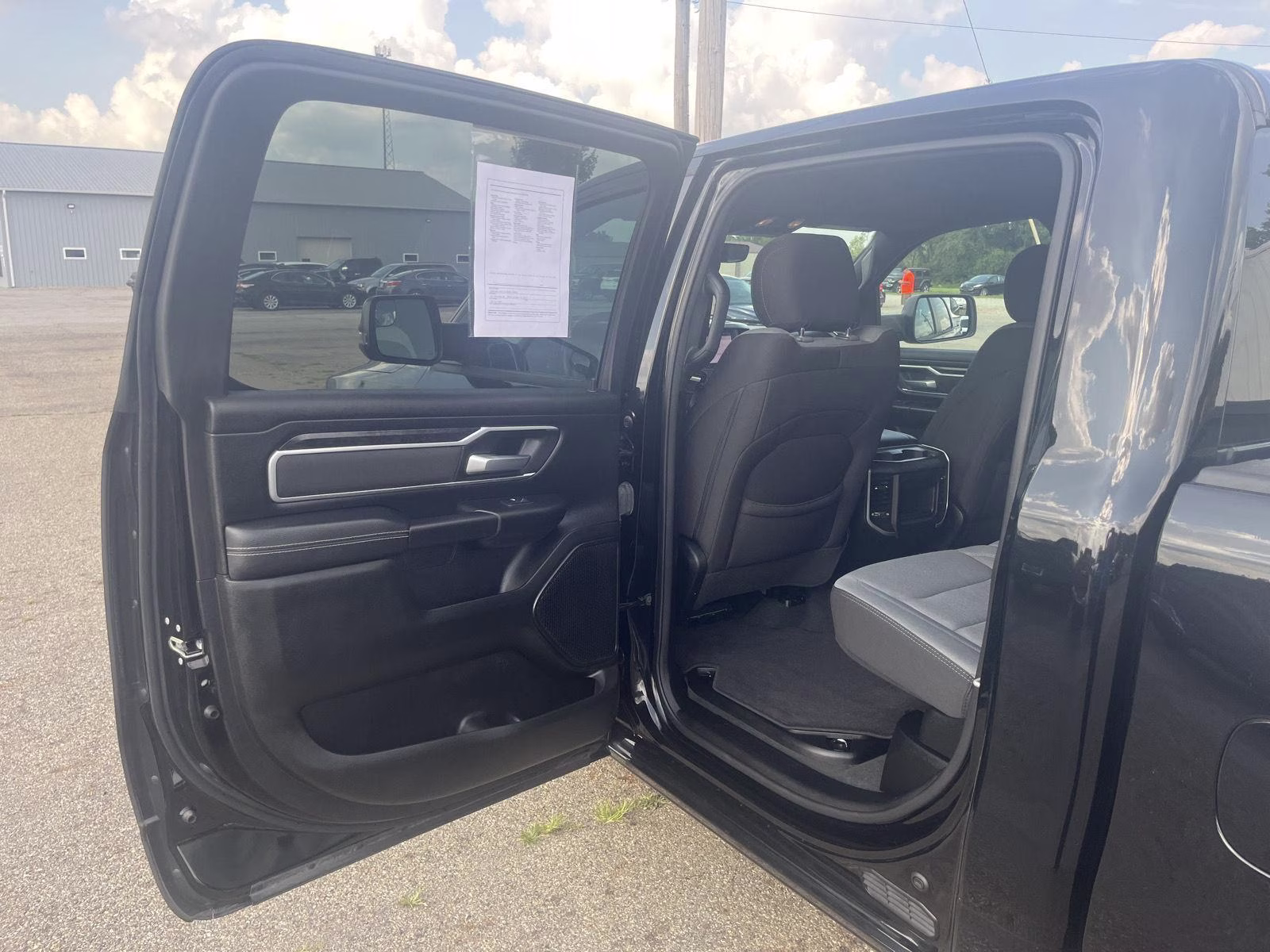 2023 Diamond Black Crystal Pearlcoat Ram 1500 Big Horn 4X4 Truck