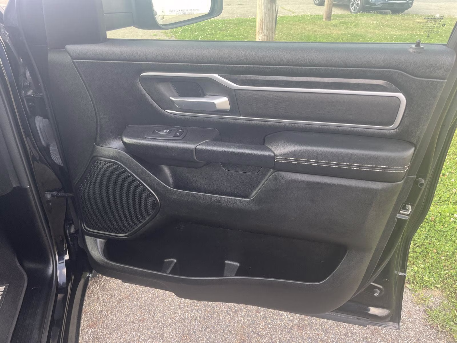 2023 Diamond Black Crystal Pearlcoat Ram 1500 Big Horn 4X4 Truck