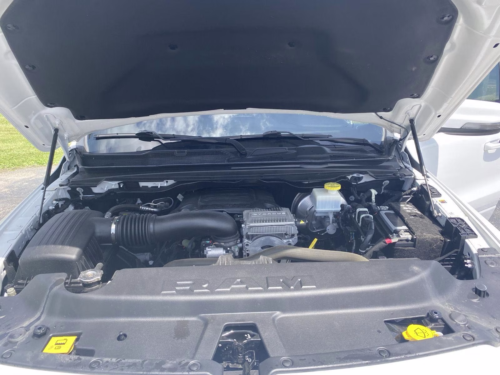 2023 Bright White Clearcoat Ram 1500 Laramie 4X4 Truck