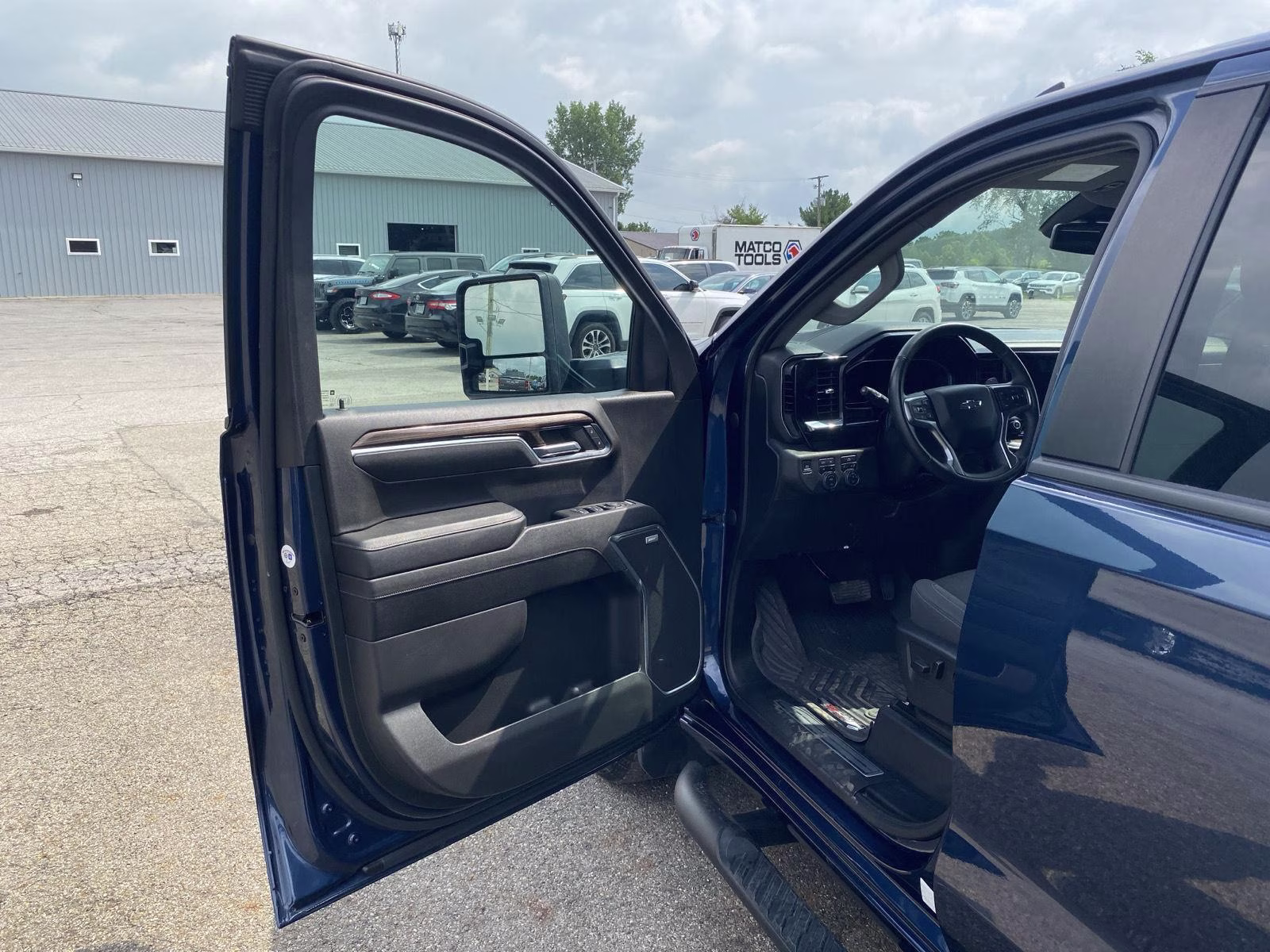 2023 Northsky Blue Metallic Chevrolet Silverado 1500 RST 4X4 Truck