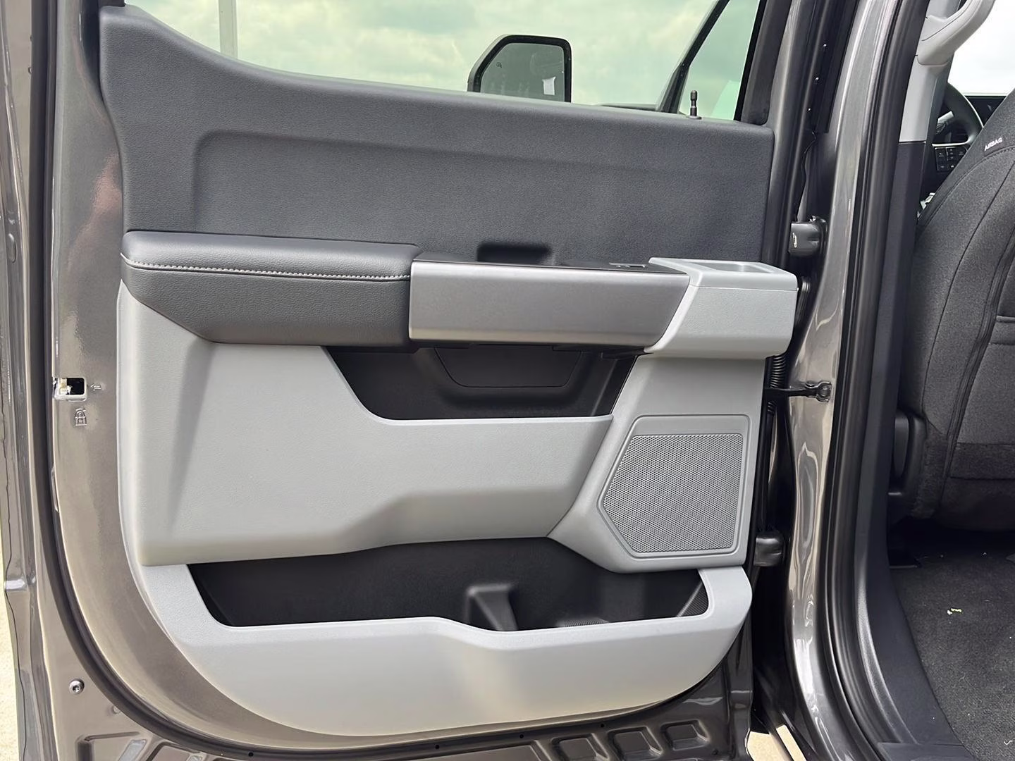 2026 Carbonized Gray Ford Super Duty F-350 SRW XLT 4X4 Truck