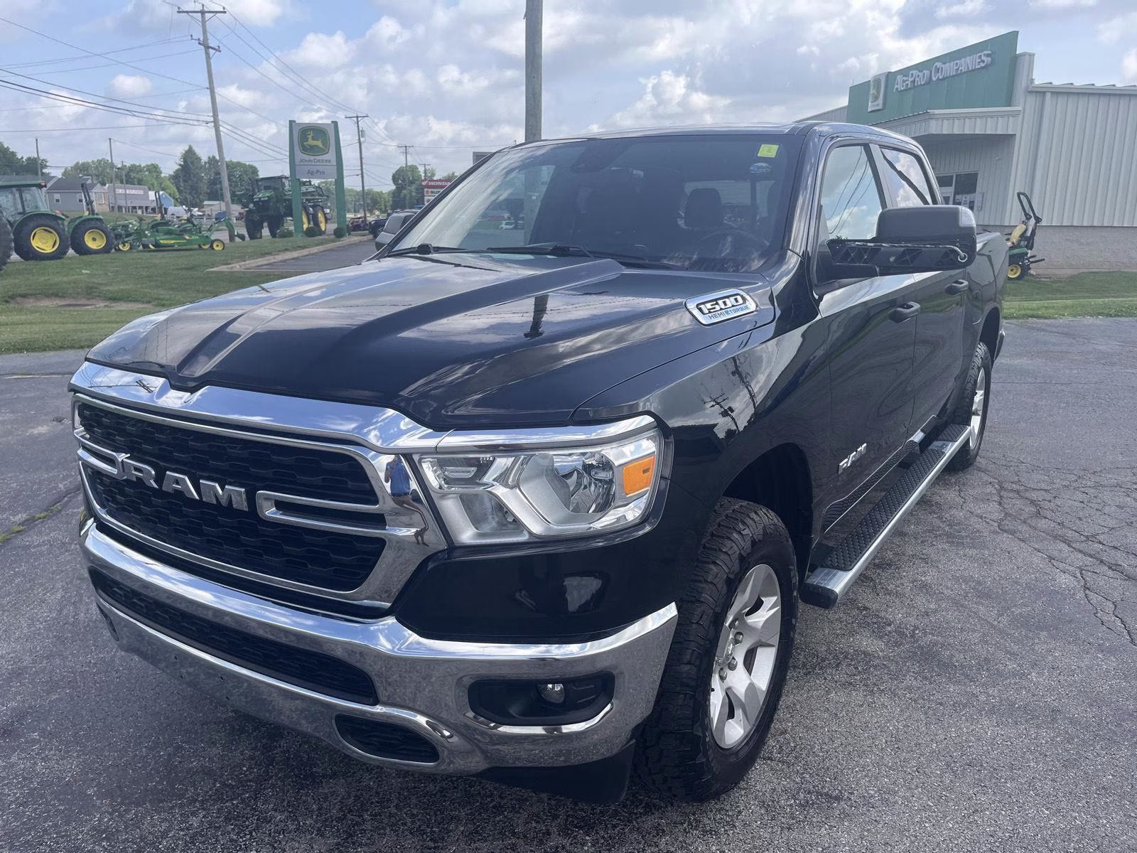 2023 Diamond Black Crystal Pearlcoat Ram 1500 Big Horn 4X4 Truck