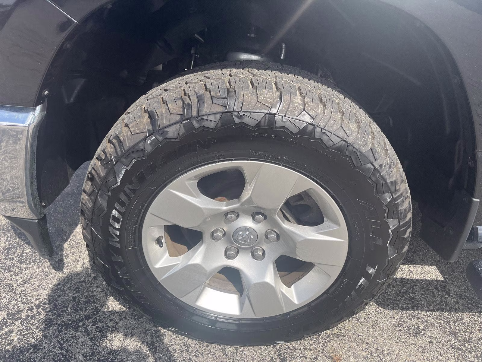 2023 Diamond Black Crystal Pearlcoat Ram 1500 Big Horn 4X4 Truck