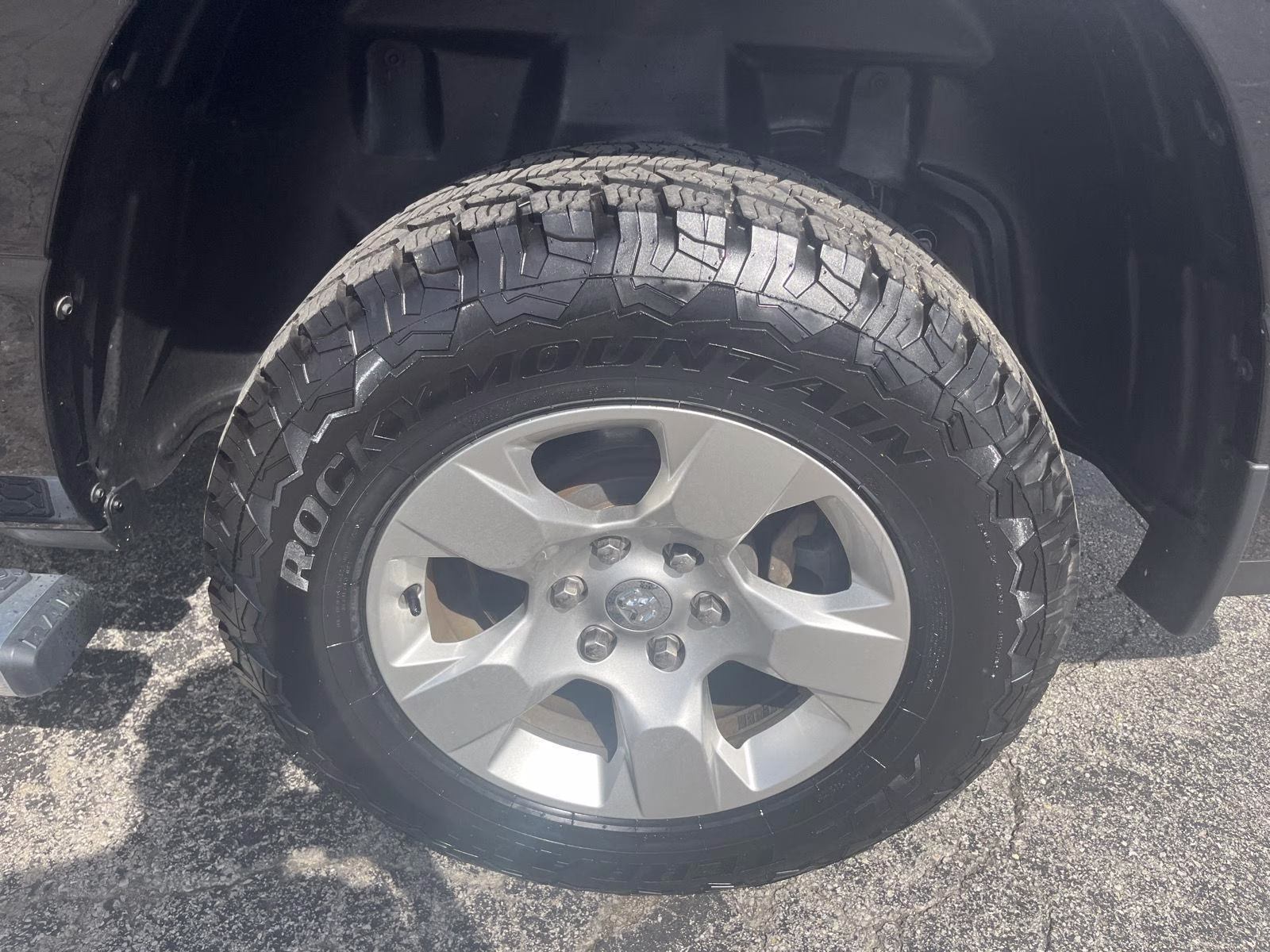 2023 Diamond Black Crystal Pearlcoat Ram 1500 Big Horn 4X4 Truck