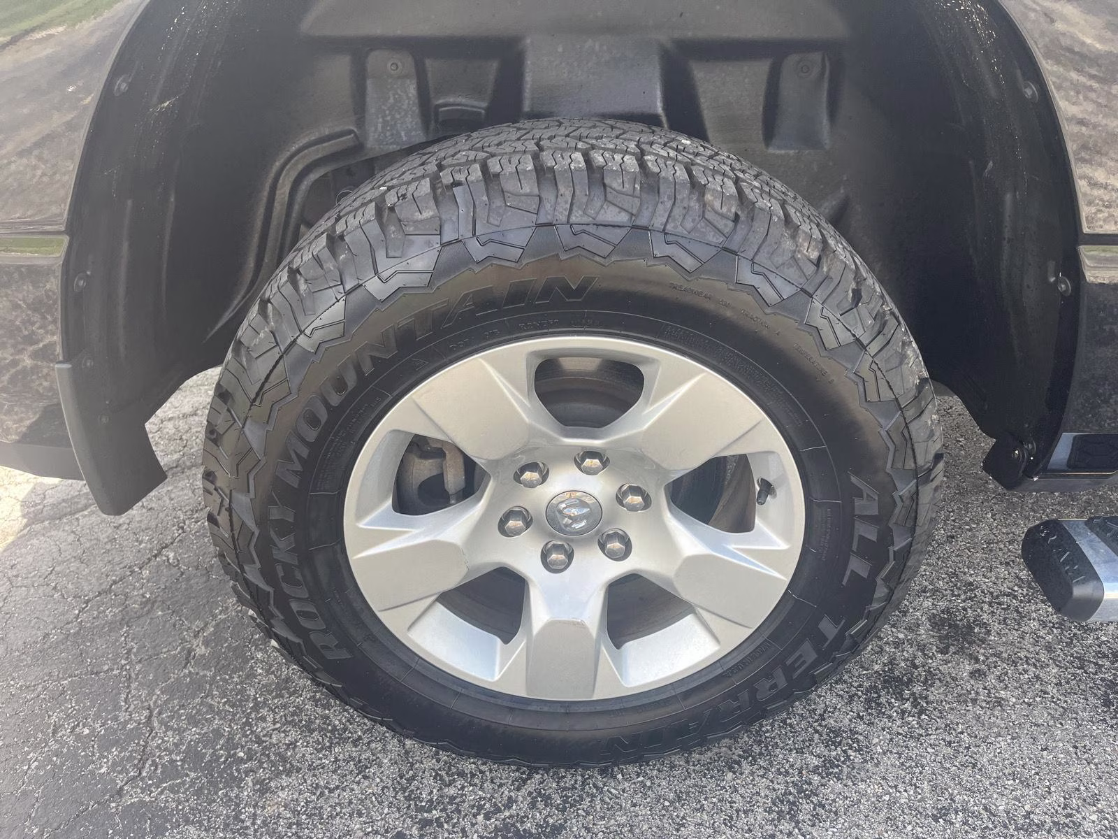 2023 Diamond Black Crystal Pearlcoat Ram 1500 Big Horn 4X4 Truck