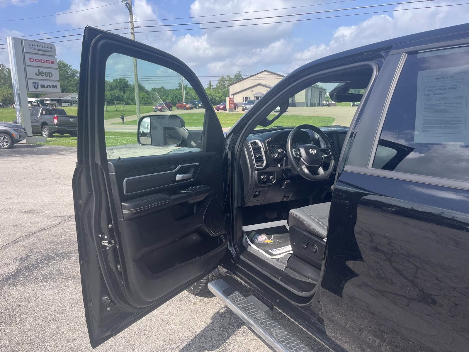 2023 Diamond Black Crystal Pearlcoat Ram 1500 Big Horn 4X4 Truck