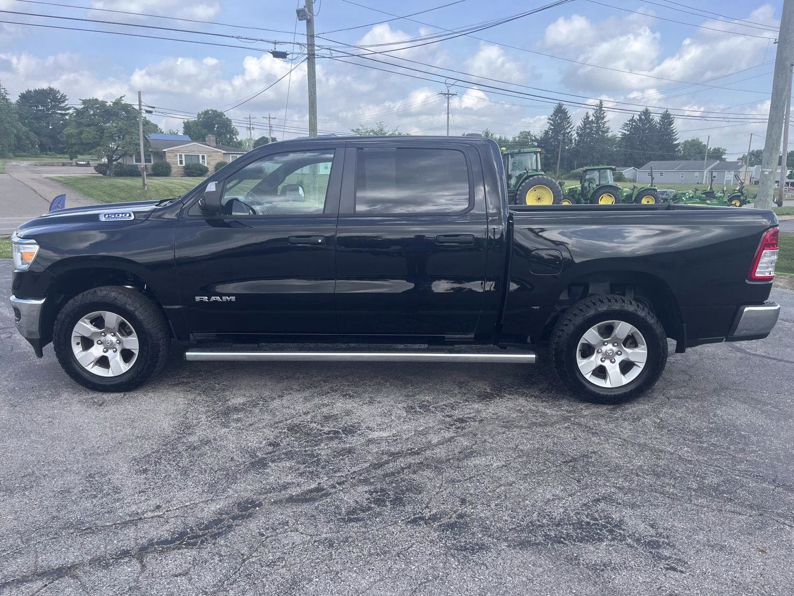 2023 Diamond Black Crystal Pearlcoat Ram 1500 Big Horn 4X4 Truck