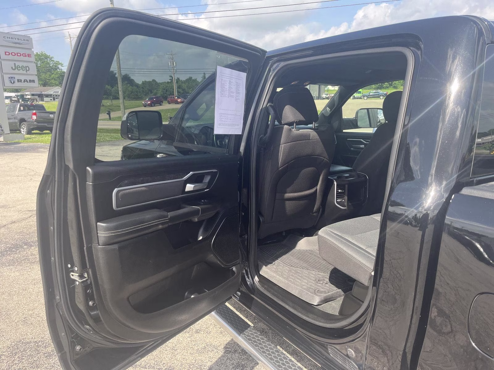 2023 Diamond Black Crystal Pearlcoat Ram 1500 Big Horn 4X4 Truck