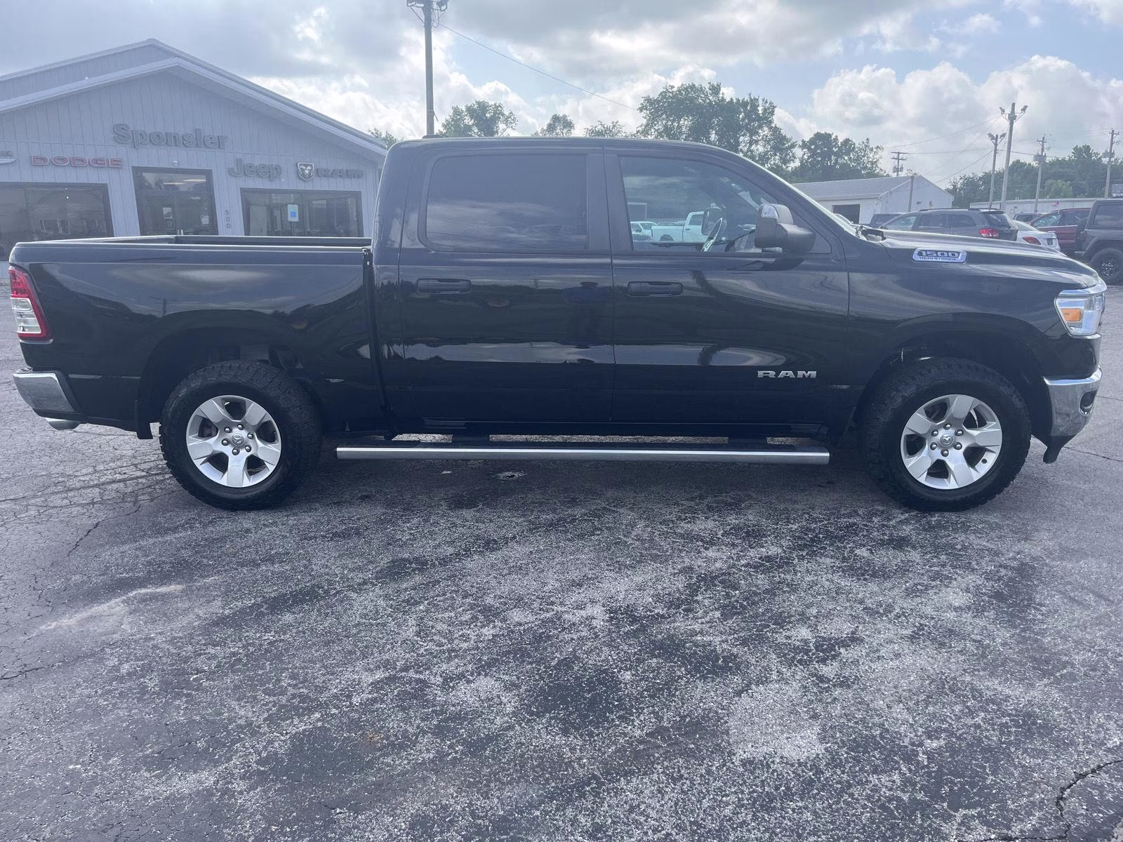 2023 Diamond Black Crystal Pearlcoat Ram 1500 Big Horn 4X4 Truck