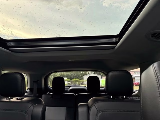 2023 Silver Metallic Ford Explorer XLT 4X4 SUV