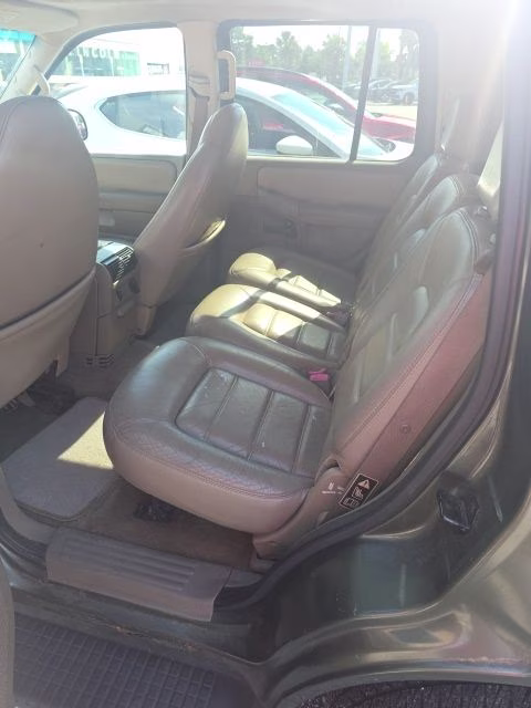 2002 Green Ford Explorer XLT 4X4 SUV