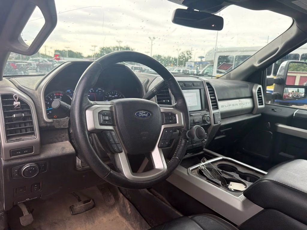 2020 Red Ford Super Duty F-350 SRW Lariat 4X4 Truck