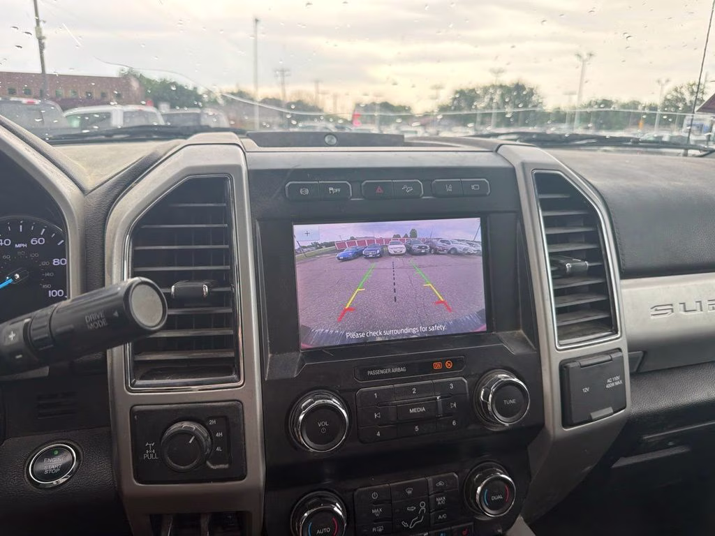 2020 Red Ford Super Duty F-350 SRW Lariat 4X4 Truck