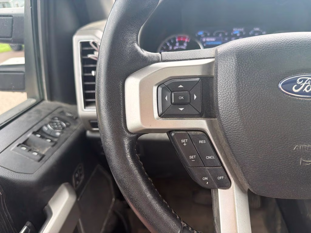 2020 Red Ford Super Duty F-350 SRW Lariat 4X4 Truck