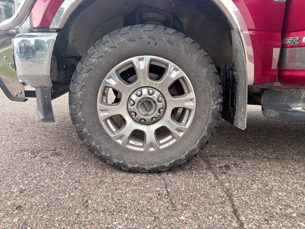 2020 Red Ford Super Duty F-350 SRW Lariat 4X4 Truck