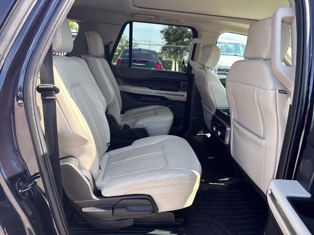 2021 Antimatter Blue Metallic Ford Expedition Max Platinum RWD SUV