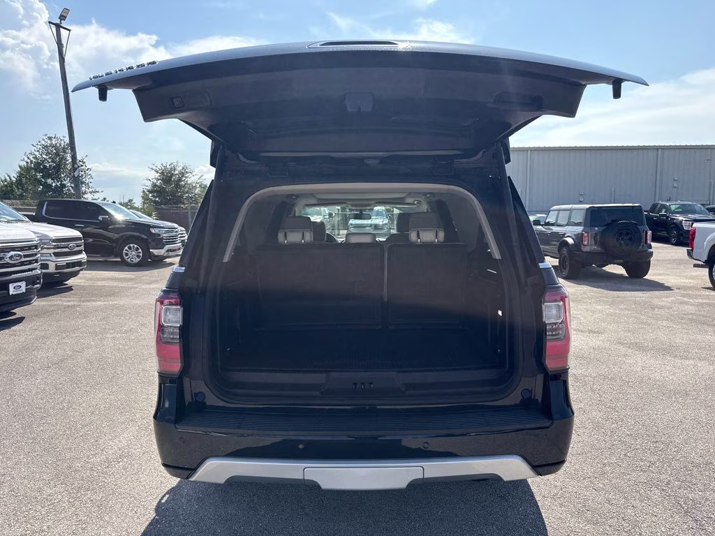 2021 Antimatter Blue Metallic Ford Expedition Max Platinum RWD SUV
