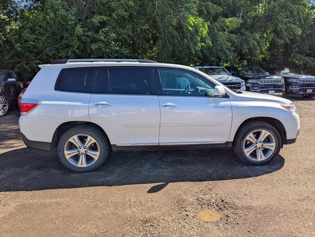 2011 Classic Silver Metallic Toyota Highlander Limited 4X4 SUV