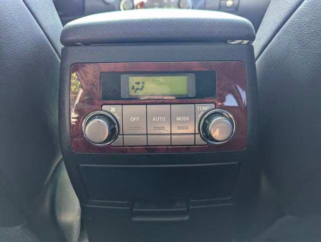 2011 Classic Silver Metallic Toyota Highlander Limited 4X4 SUV