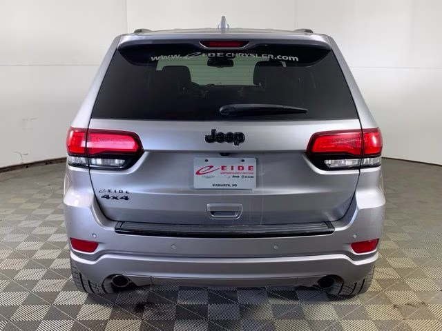 2015 Billet Silver Metallic Clearcoat Jeep Grand Cherokee Altitude 4X4 SUV