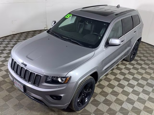 2015 Billet Silver Metallic Clearcoat Jeep Grand Cherokee Altitude 4X4 SUV