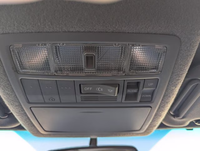 2011 Classic Silver Metallic Toyota Highlander Limited 4X4 SUV