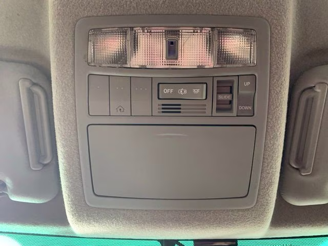2011 Classic Silver Metallic Toyota Highlander Limited 4X4 SUV