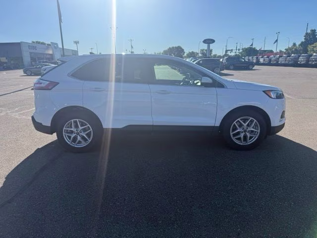 2022 Oxford White Ford Edge SEL AWD SUV