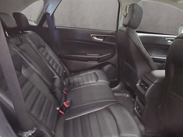 2022 Oxford White Ford Edge SEL AWD SUV