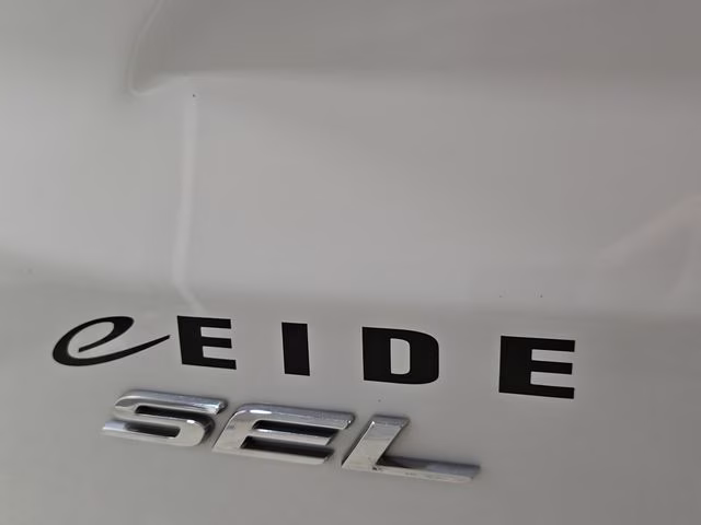 2022 Oxford White Ford Edge SEL AWD SUV